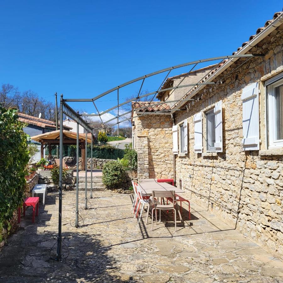 Отель Les Pierres De Cezaire Saint-Cezaire-sur-Siagne Экстерьер фото