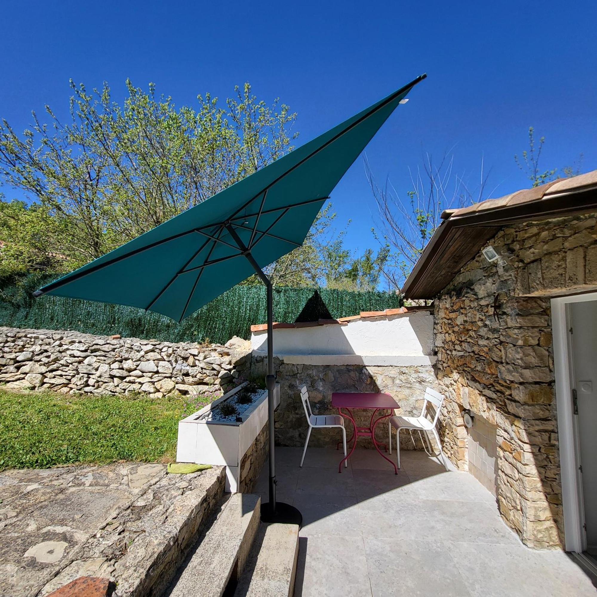 Отель Les Pierres De Cezaire Saint-Cezaire-sur-Siagne Экстерьер фото