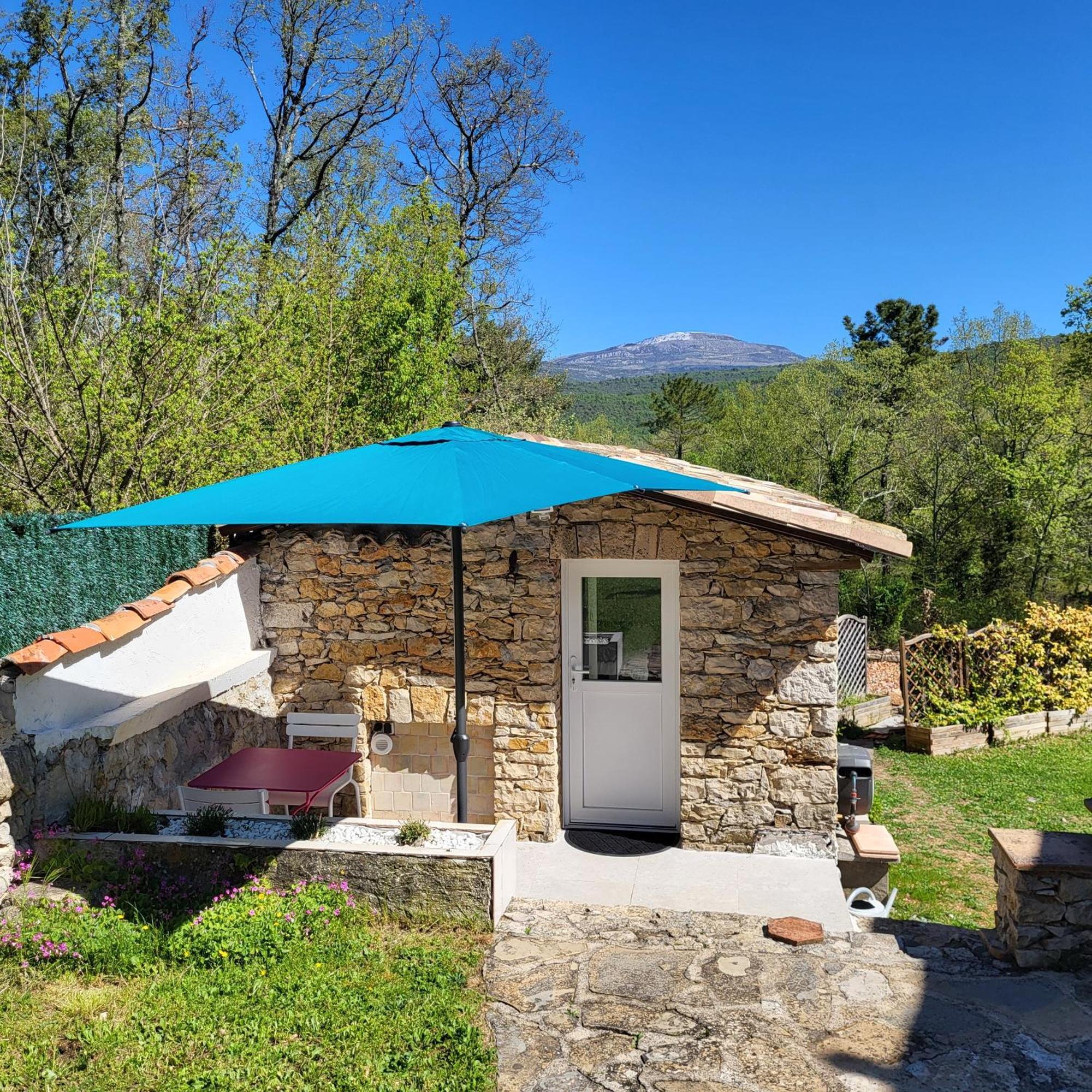 Отель Les Pierres De Cezaire Saint-Cezaire-sur-Siagne Экстерьер фото